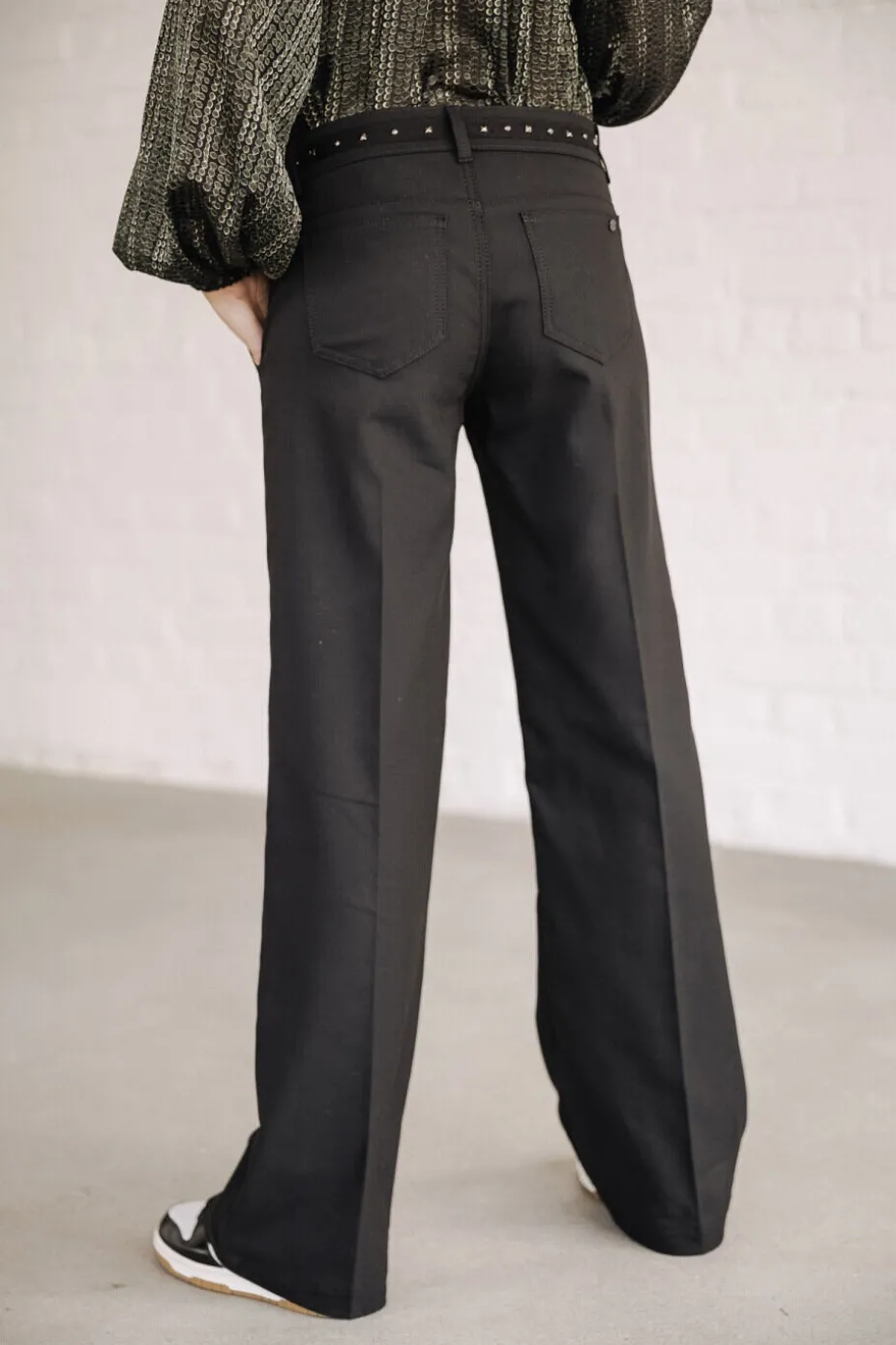 Freeman T. Porter Agatha Polyneo Studs Shop