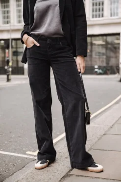 Freeman T. Porter Agatha Velvet Store
