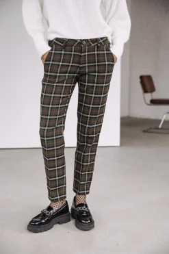 Freeman T. Porter Claudia Lineal Store