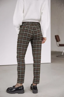 Freeman T. Porter Claudia Lineal Store