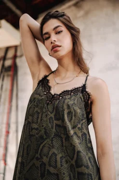 Freeman T. Porter Mia Pythonia Shop