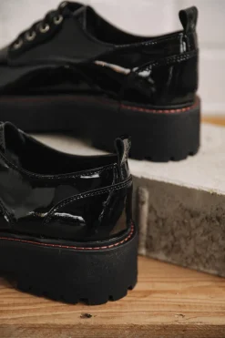 Freeman T. Porter Neve Varnish Hot